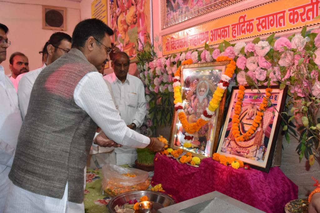 विश्वकर्मा चौक बनेगा और भी खूबसूरत पैसों की चिंता मत करो विधायक हरविंद्र कल्याण